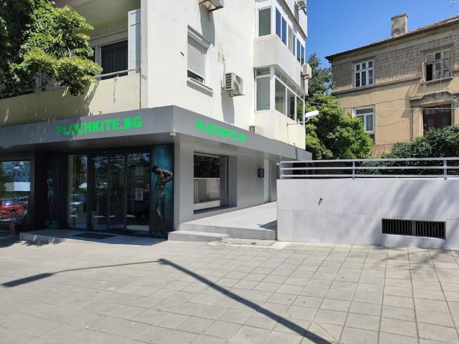 Topaz Beachfront Apartment Varna Exterior photo